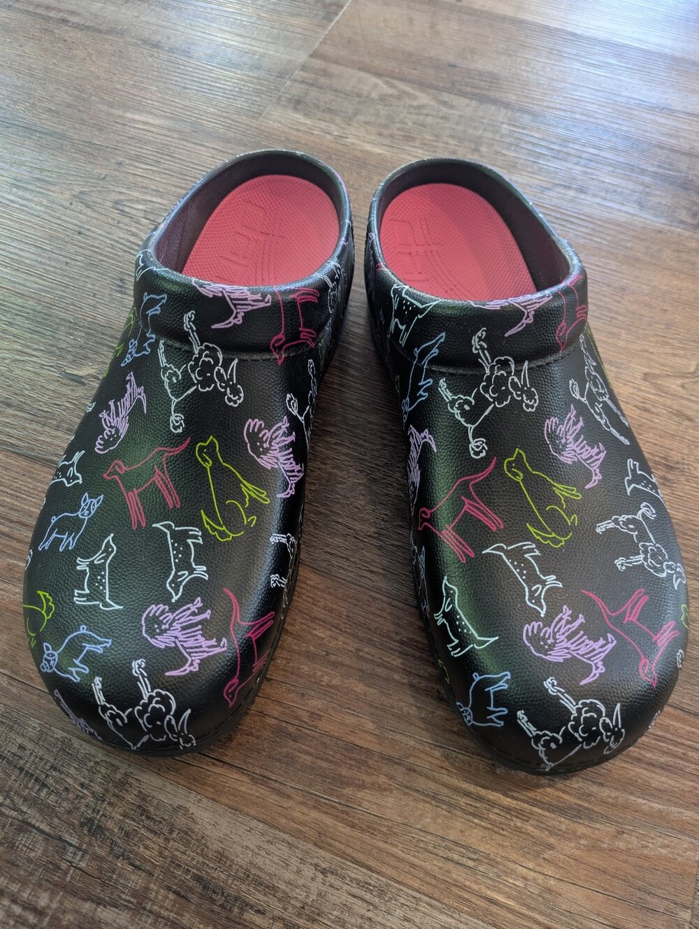 Dansko Kane Mule in Dogs Molded Slip On Clogs Sz 40 EU 9.5/10 US
